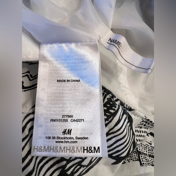 H&M Monochrome Graphic Tote Bag - Picture 3 of 3